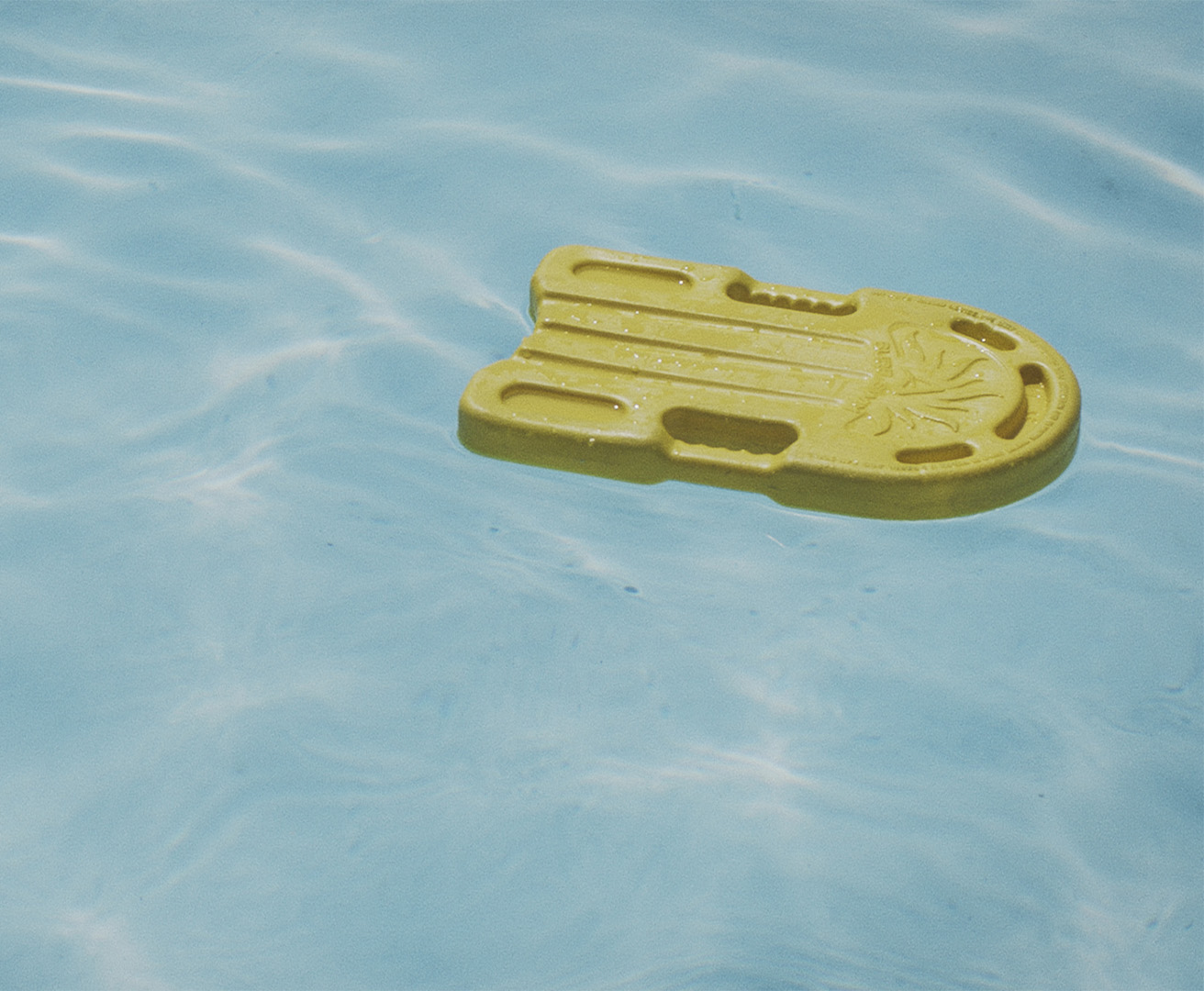 FREESTYLE SWIMMER
